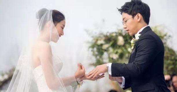 张楠|世界冠军张楠：花8年的时间倒追滕海滨，结婚后模样大变！