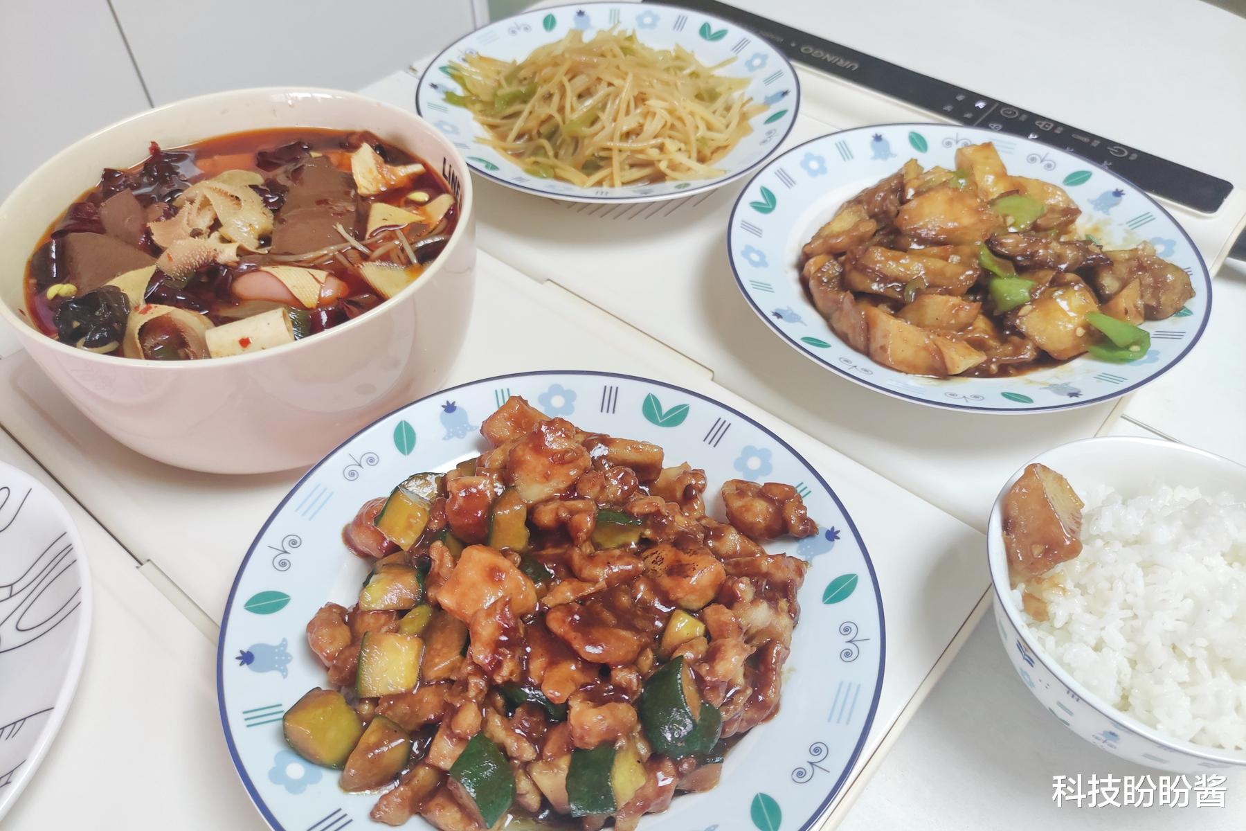 有了它,这个冬天每顿饭都是热乎乎的,七彩叮当暖菜板真香