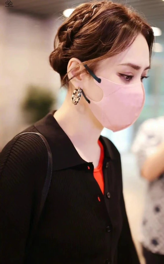 阿娇|41岁阿娇参加浪姐变自信！勇敢穿露脐装走机场，身材暴瘦美回巅峰