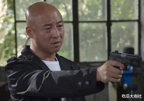 李若彤|“白眼狼”周晓鸥，被骂31年却不坑声，他的人品真的有这么烂吗？