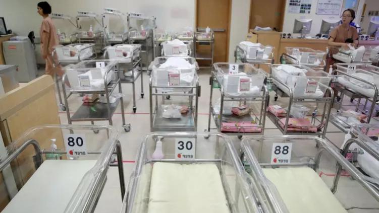 韩国的生育率为什么会全球最低？