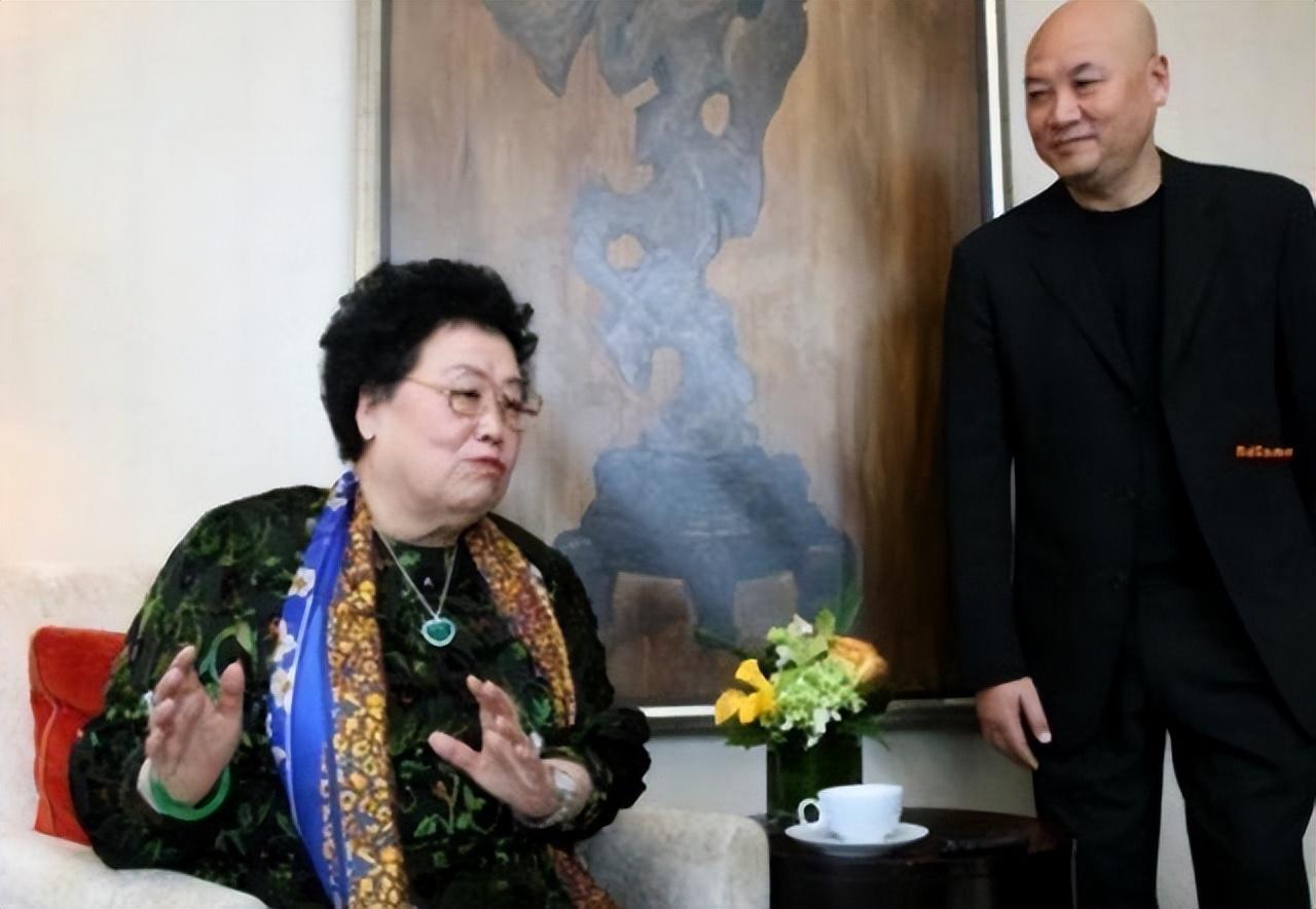 迟重瑞|无儿女无财产,睡觉不敢平躺,唐僧迟重瑞嫁大11岁富婆图啥?