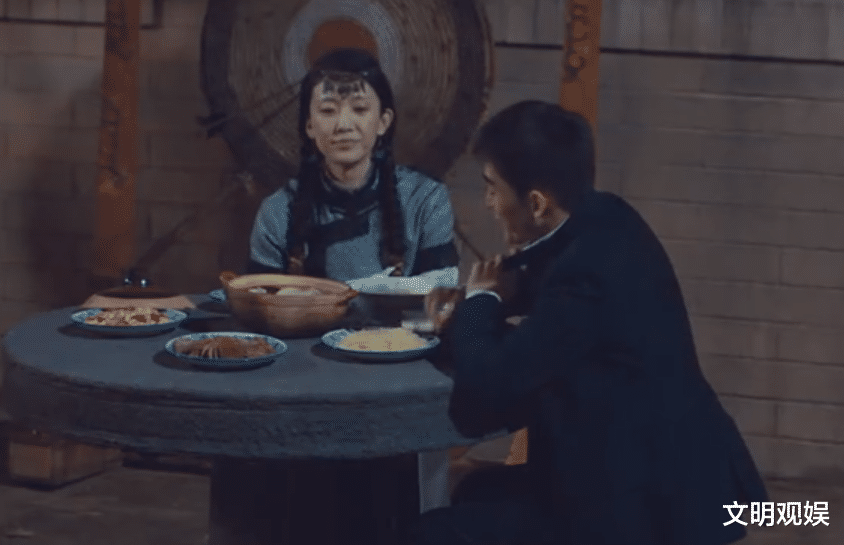 张翰|37岁张瀚演“小伙子”,42岁倪景阳当娘,两人同框满屏都是违和感