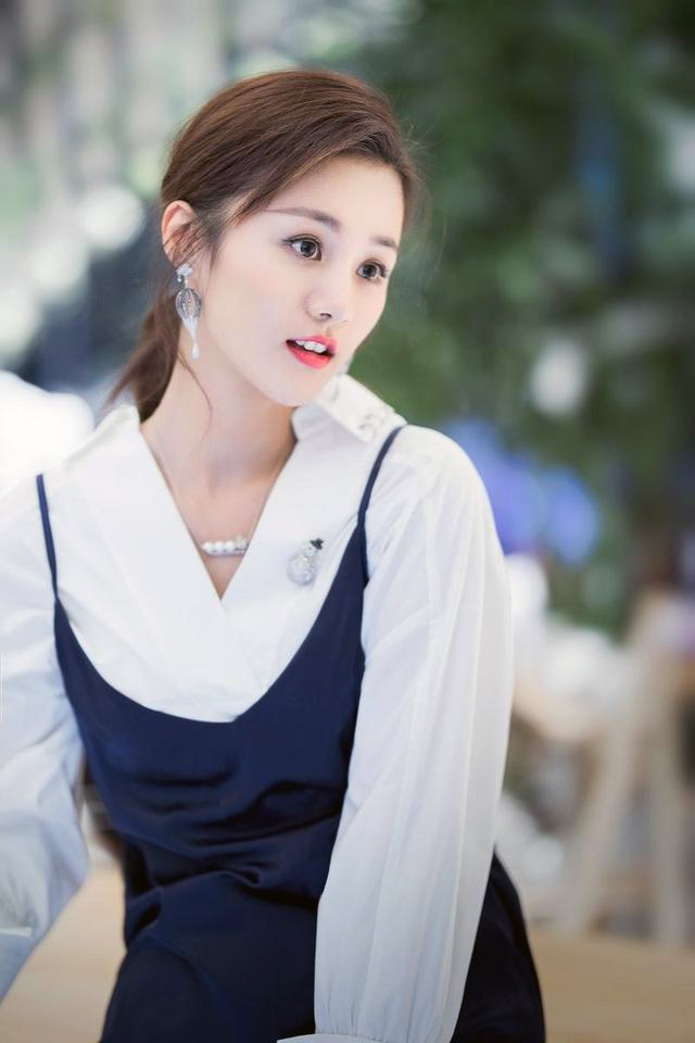 安悦溪|【精美图集】演员安悦溪长相甜美，气质出众