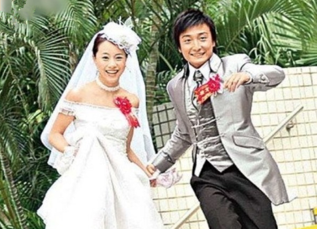 邓丽欣|邓丽欣出国度假，海边穿露背装大秀身材，与王子分手后保持单身