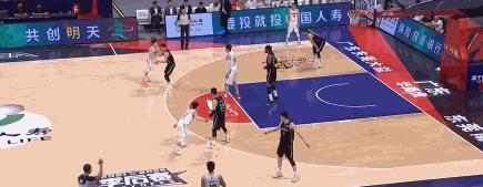 赵继伟|杜峰关键战术设三个陷阱骗走辽宁多名防守后，却被赵继伟机智破解