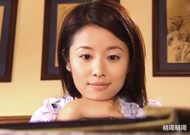 《情深深雨濛濛》20年了，以当今审美，10位女演员谁最好看？