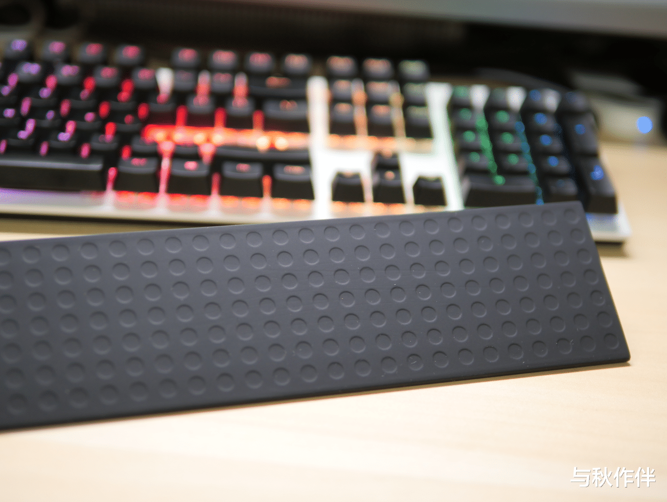 十足电竞感，奥利奥配色的恩杰NXZT机械键盘使用体验
