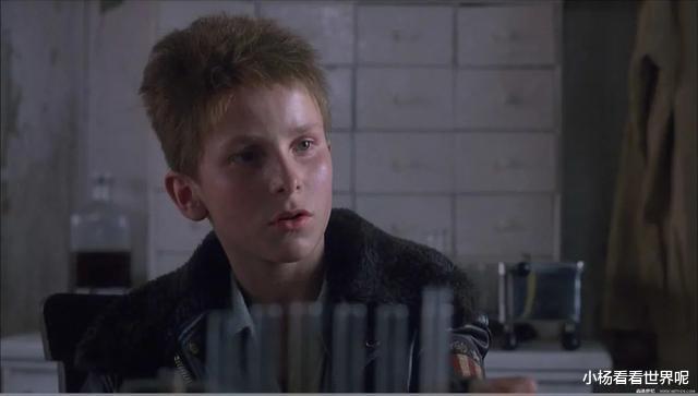 电影|神颜蝙蝠侠被爆形象崩塌？！爆肥100斤，粉丝：你要这颜值有何用