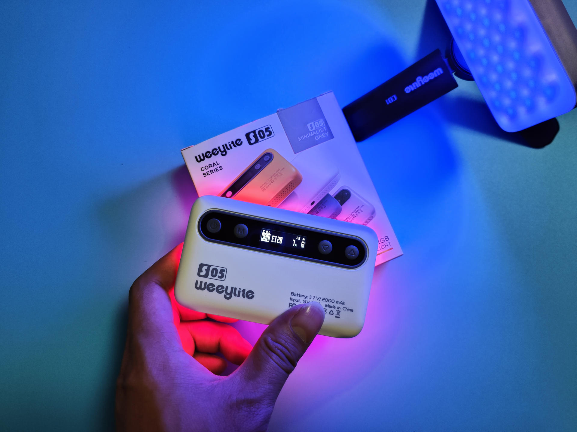 佳能|相信光的力量，Weeylite 微徕S05 RGB炫彩口袋补光灯体验