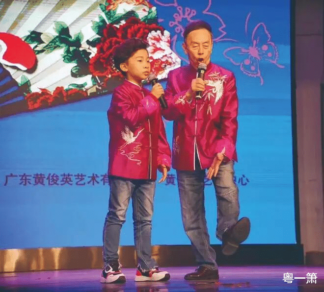 相声|86岁的黄俊英依然老当益壮，粤语相声的未来却已经山穷水尽疑无路