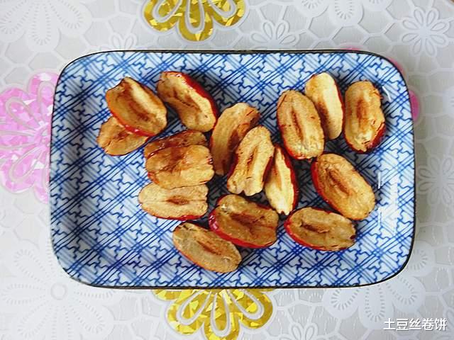 银耳 春天，女人们再忙也要做它吃，每周吃几次，能辅助瘦身，气色更好！