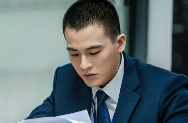 赵丽颖|《野蛮生长》剧照:34岁赵丽颖太养眼,看着比小5岁的男主还年轻