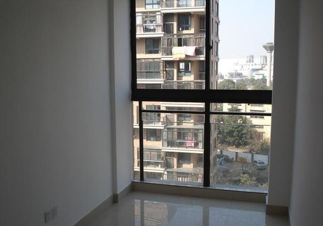 新房的硬装收尾了,虽然房子空荡荡的,但是每次看了都心情愉悦!