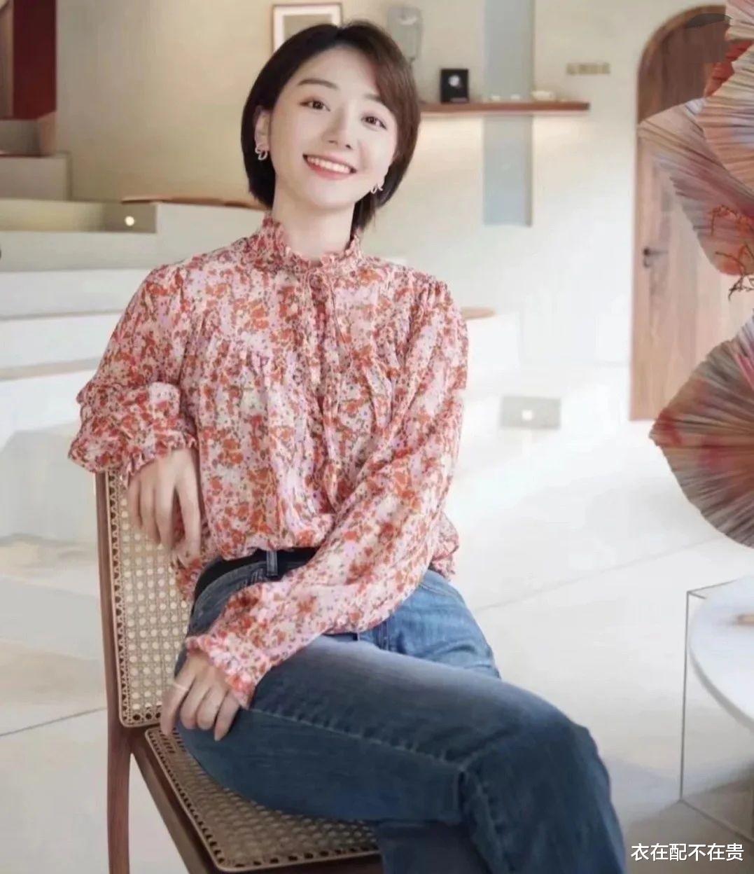 建议中年女人：提升档次感别指望这4种上衣，不是显老气就是廉价