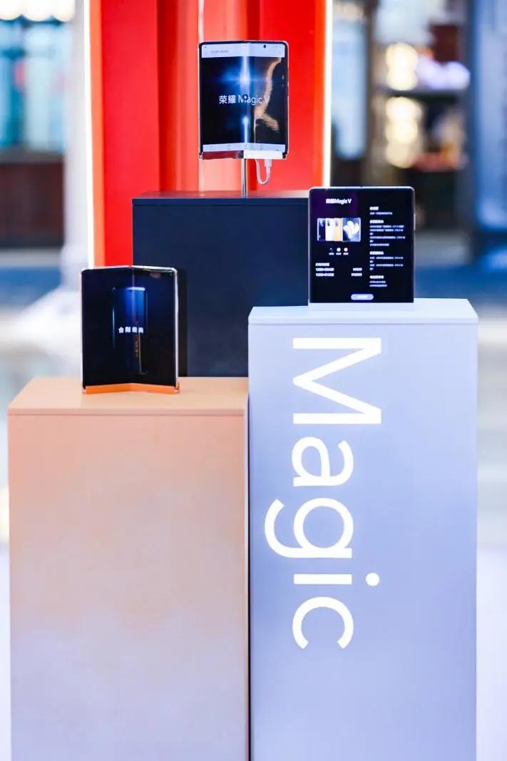 荣耀|冰雪备战紧锣密鼓 荣耀科技装备助力中国冰雪健儿赛场“荣耀”