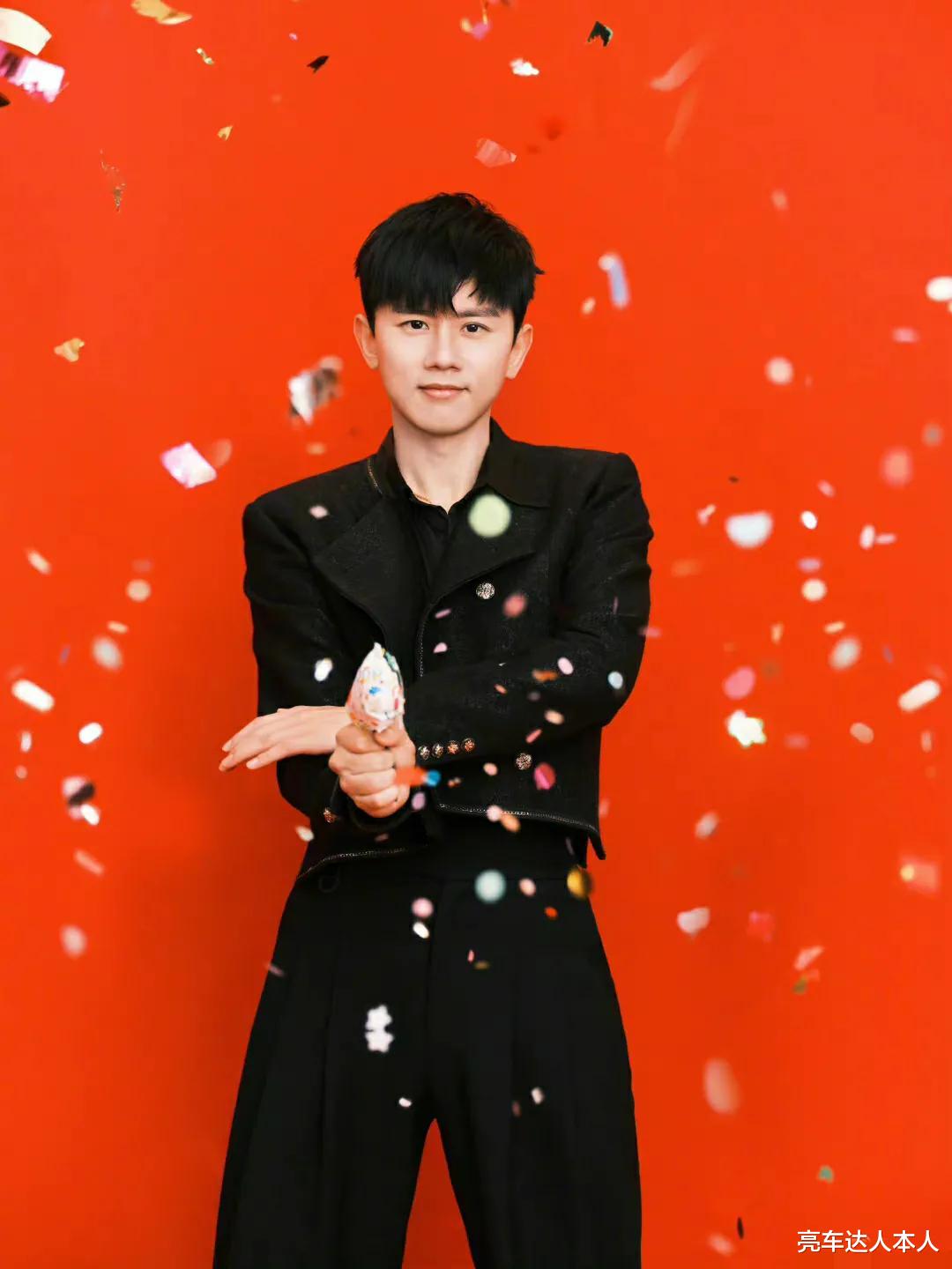 金莎|情人节:金莎宣布恋爱,周杰伦送花下厨,而张杰却对谢娜不屑一顾!