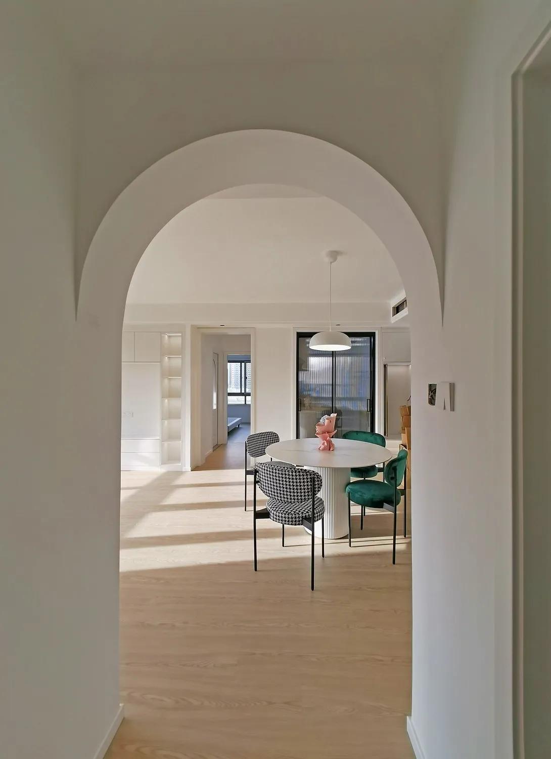 客厅白绿背景+超多收纳,最爱这清爽宜人的家