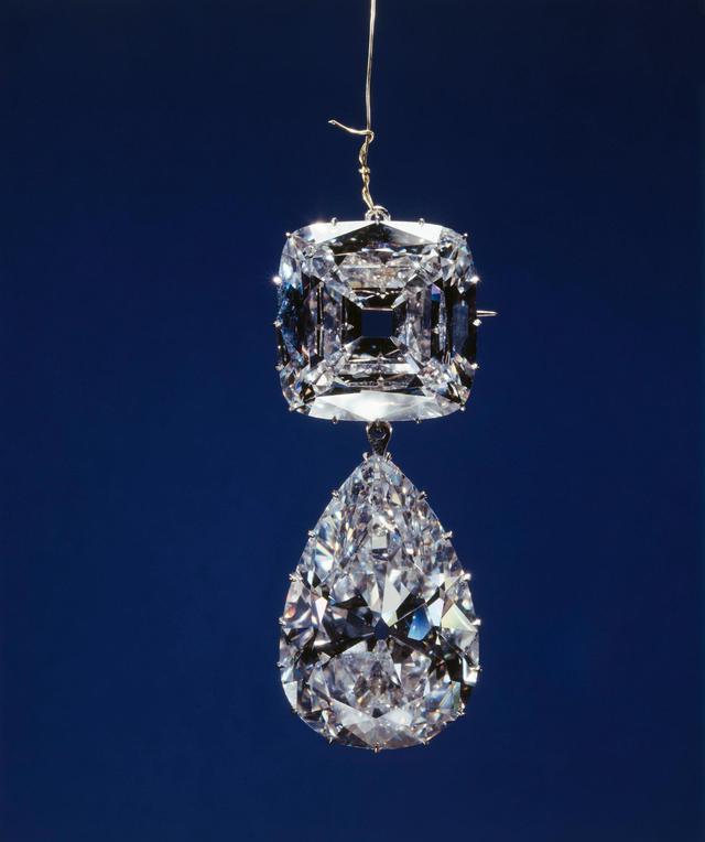 劳斯莱斯库里南|媲美女王的库里南三号，让“辣妹”黯然失色，东方之星有什么来头