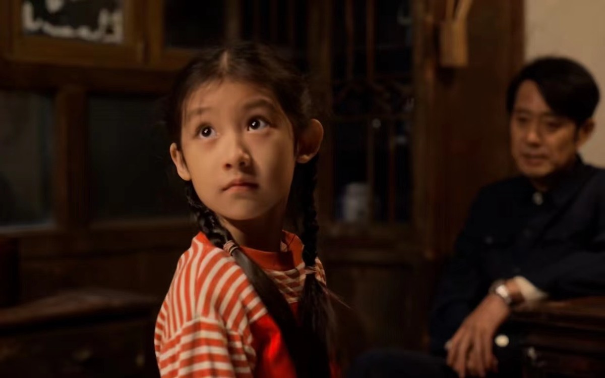 张子枫|靳东力捧，《底线》为影视圈发掘一个00后好演员，张子枫有队友了