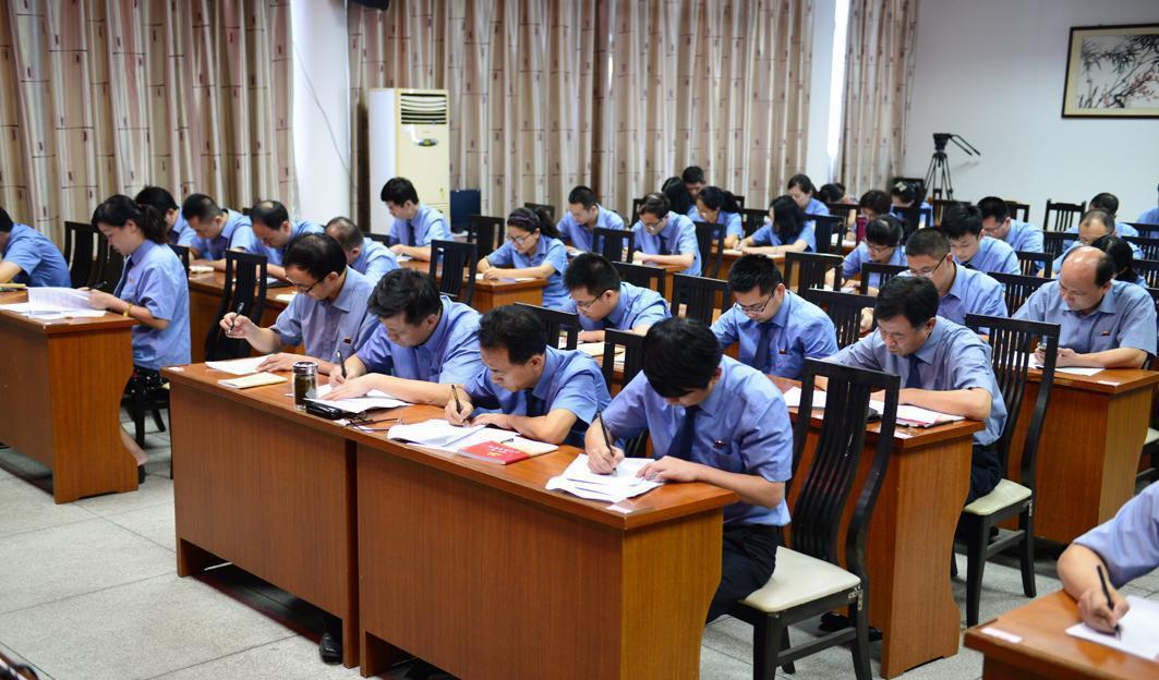 医生|“理想型女婿”的职业排行，教师成了第三名，第一名受人尊重！