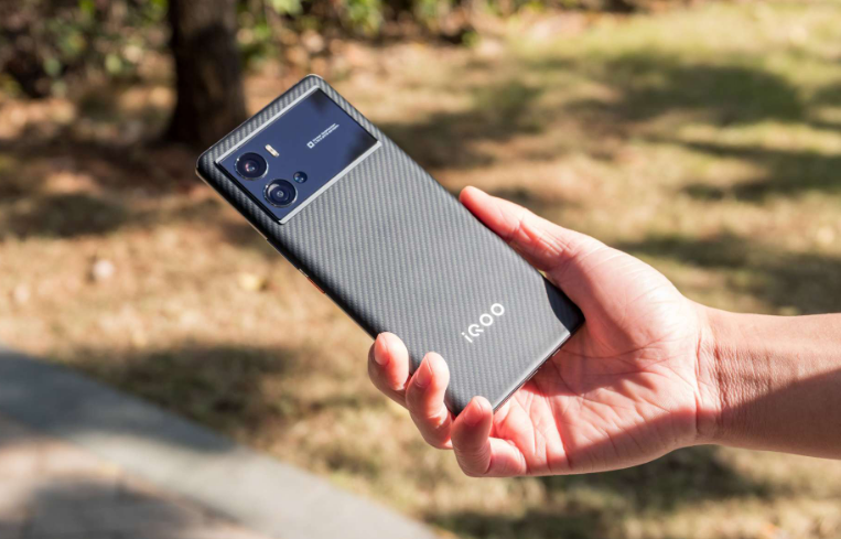 |手机别瞎买,这三款高颜值手机别错过