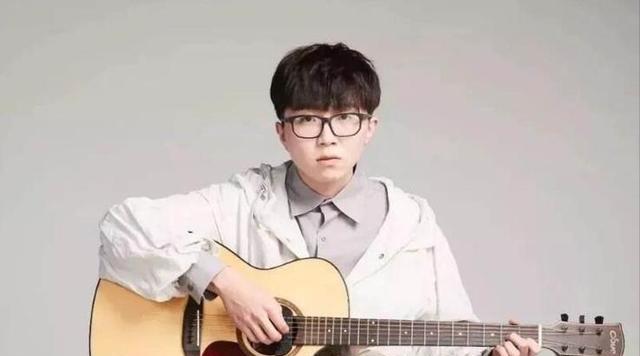 毛不易|毛不易：以7票之差败北后，讨论热度高达2.3亿，他的成功该谢谁？