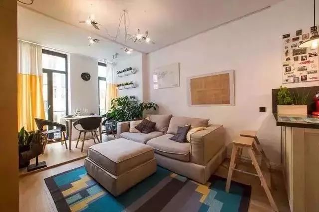 客厅就算没有阳台,也能做得好看又实用!