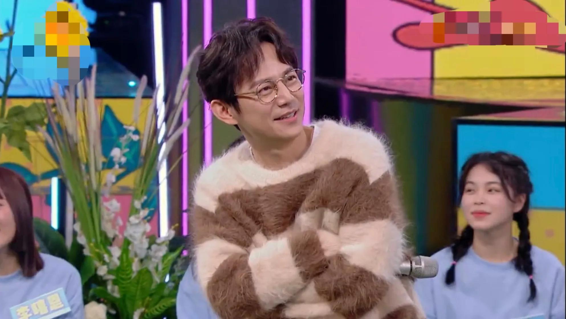 谢娜|新主持人冯禧说错话，何炅巧妙救场，弹幕留言：好怀念谢娜！