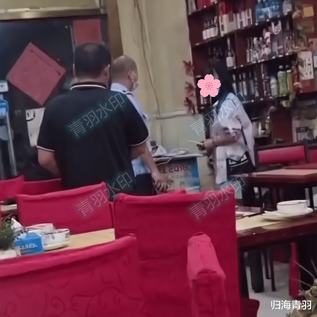 上海一男子请女生吃饭,吃一半提前走了,女生没钱买单被警察带走