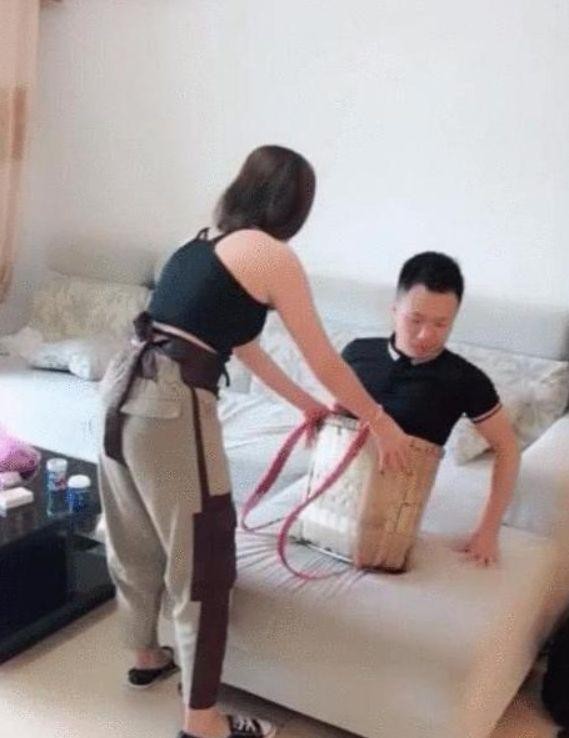 阿娇|无腿丈夫断臂妻,曾为生存相依为命,如今却已劳燕分飞