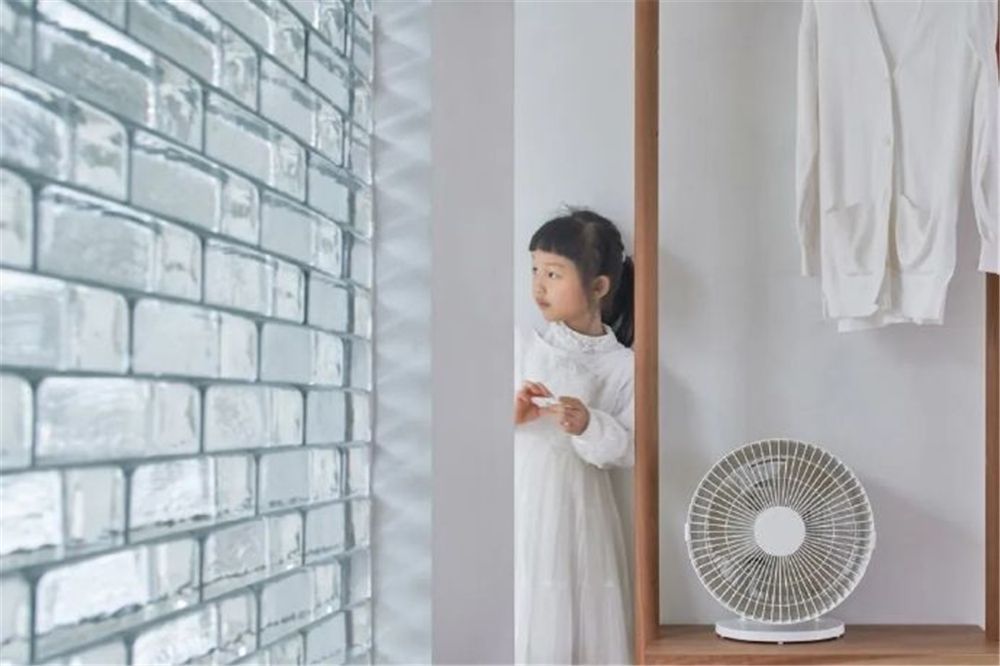 五口之家的“亲子风”联排别墅:全屋干净又温馨,原木色调太爱了