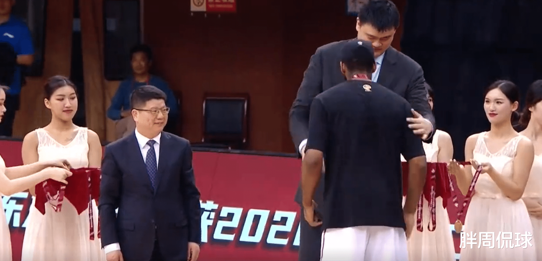 姚明|太憋屈！姚明未出席颁奖仪式，辽篮总冠军金牌+纪念手表也取消