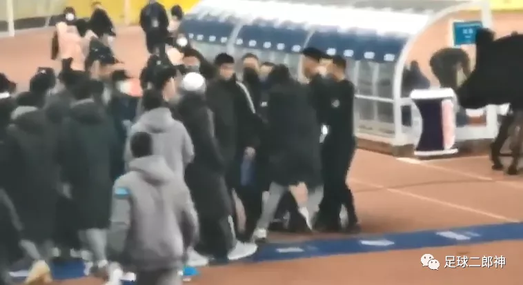 中超|停賽12個(gè)月！罰83萬(wàn)元！中超最猛罰單剛誕生