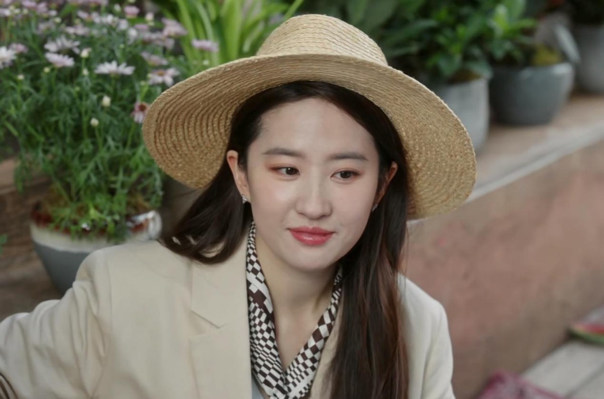 周杰伦|44岁龚蓓苾演女儿,跟44岁“母亲”同框,却毫无违和感