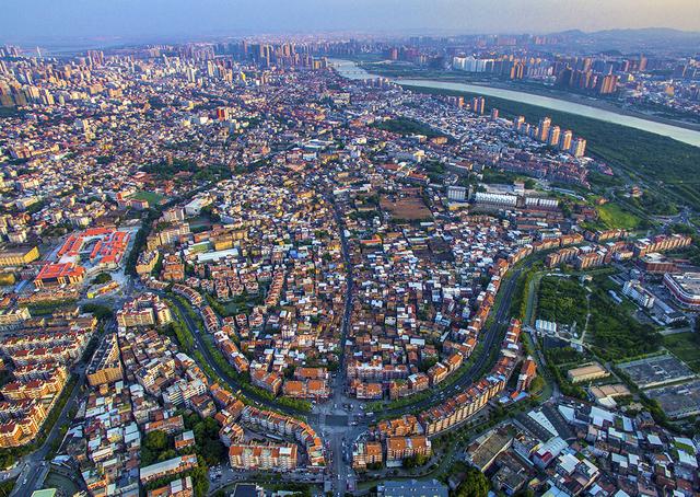 猪八戒|42岁周韵首次参加综艺,头顶簪花状态绝佳,怪不得会迷倒姜文20年