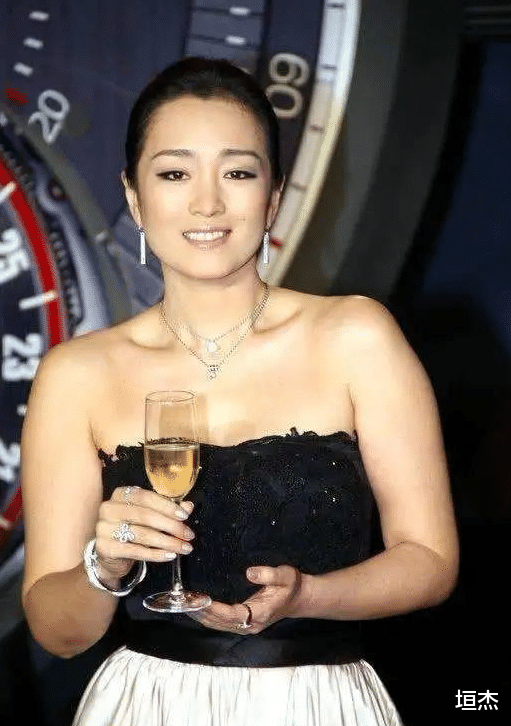 许晴|别再嘲被身材拖累的美人了！这10位告诉你，珠圆玉润也能风情万种