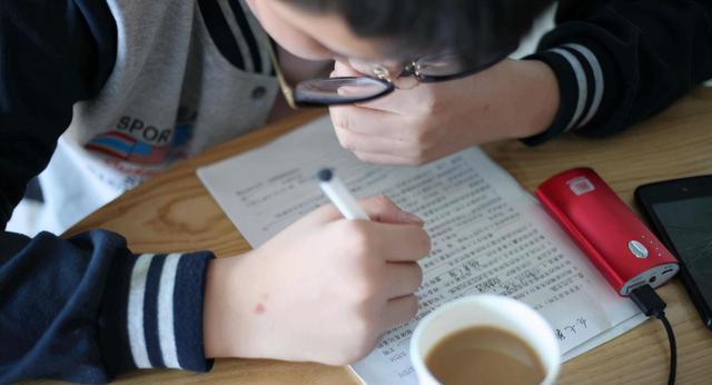 高考|双减后再添“新规”，高三复习时间被严格限制，学生家长着急了