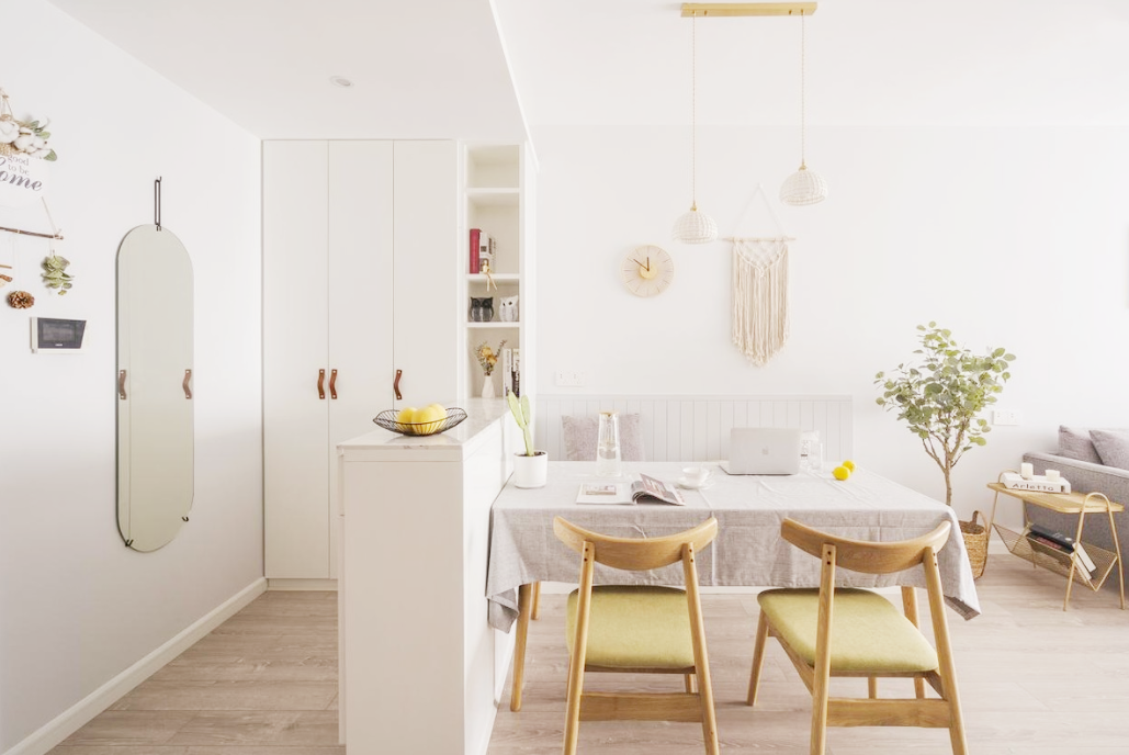 空间小就别用独立柜,结合式设计一个顶俩,省空间还能有2倍收纳