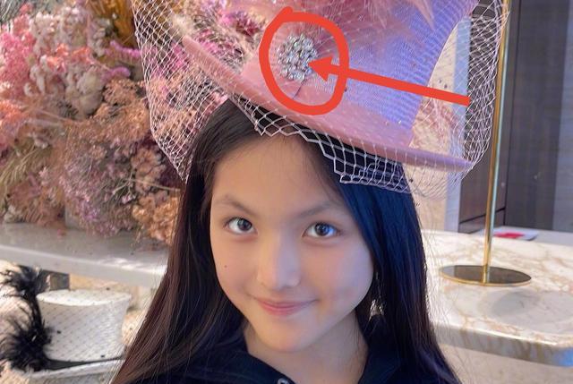 王诗龄|李湘晒照为女儿庆生，王岳伦罕见更新动态，王诗龄直接瘦到认不出