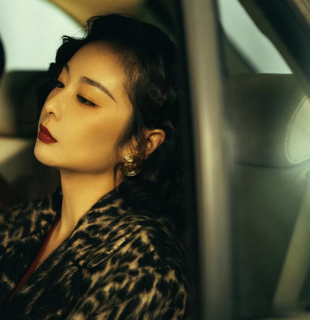 李小冉|梅婷的腿，李小冉的胸，让我看到了中年女星的“性张力”