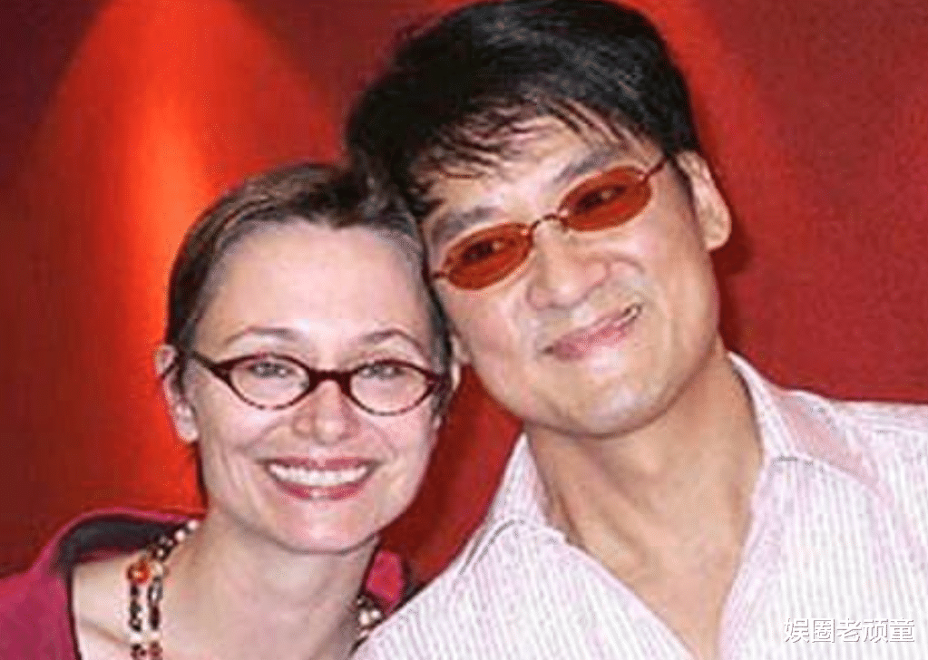 周华健|周华健与儿子同框，因长得太成熟，一时竟分不清谁是儿子谁是爹