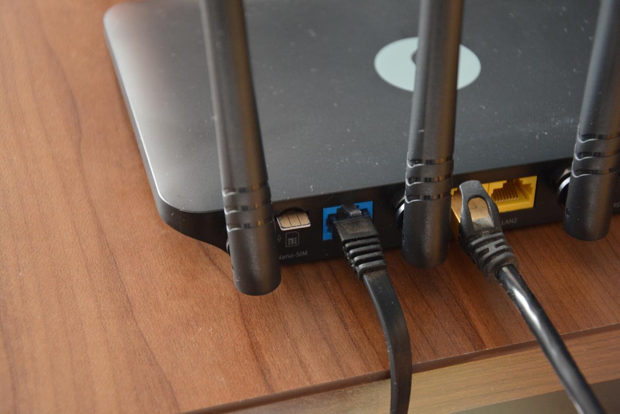 路由器|4G信号秒转WiFi,还能实现智能组网,蒲公英X4C路由器测评