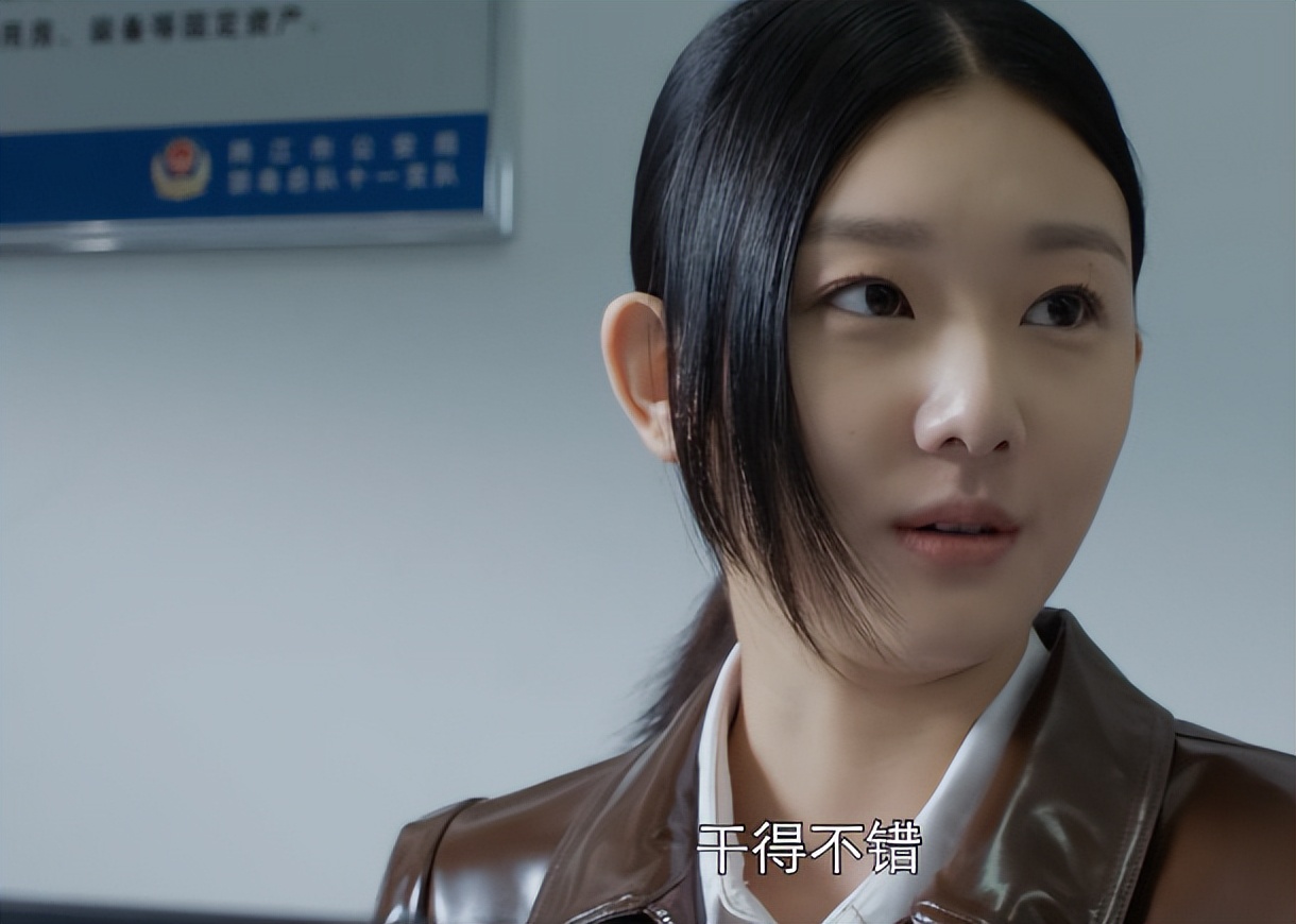 《勇者无惧》仅播2集,收视率直逼第一!两大卫视抓到“王炸”剧了