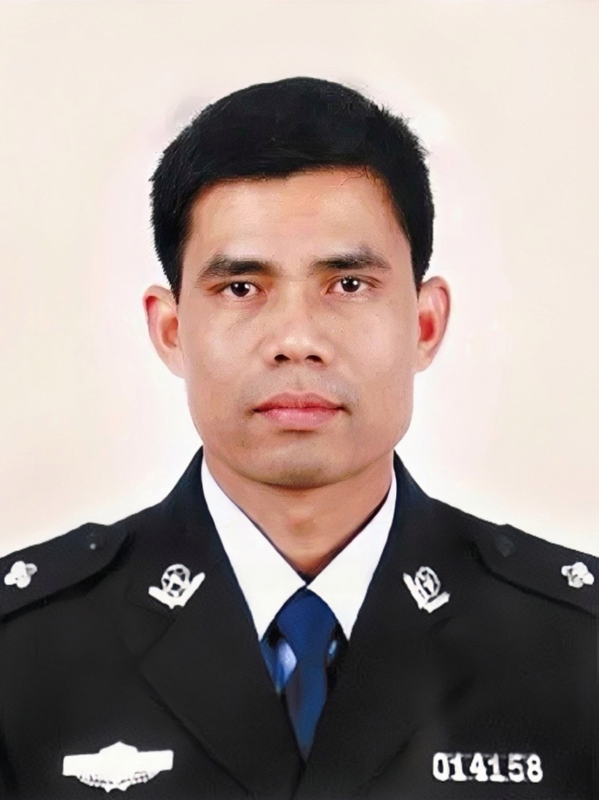 2006年,广东缉毒警牺牲,解剖发现胃是空的,妻子:他2天没吃饭