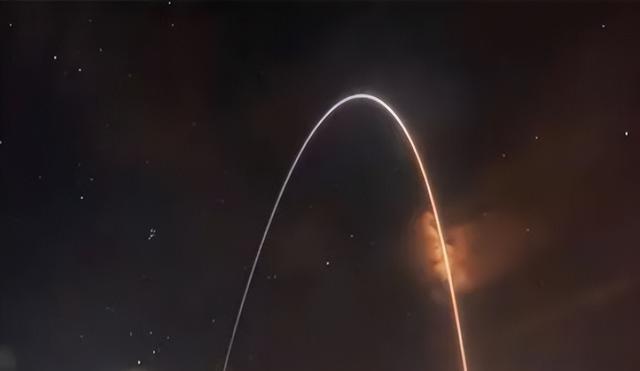 星链主动变轨,两次危及空间站,数量将达4万颗,中国如何反制?