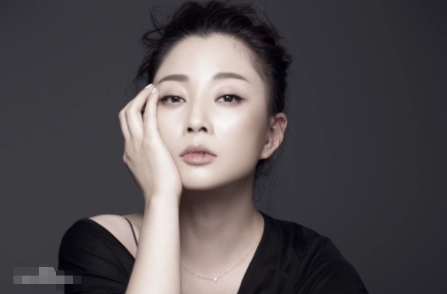 殷桃|42岁殷桃拍哭戏太动情！双手紧攥青筋凸起，直言哭到快虚脱心脏痛