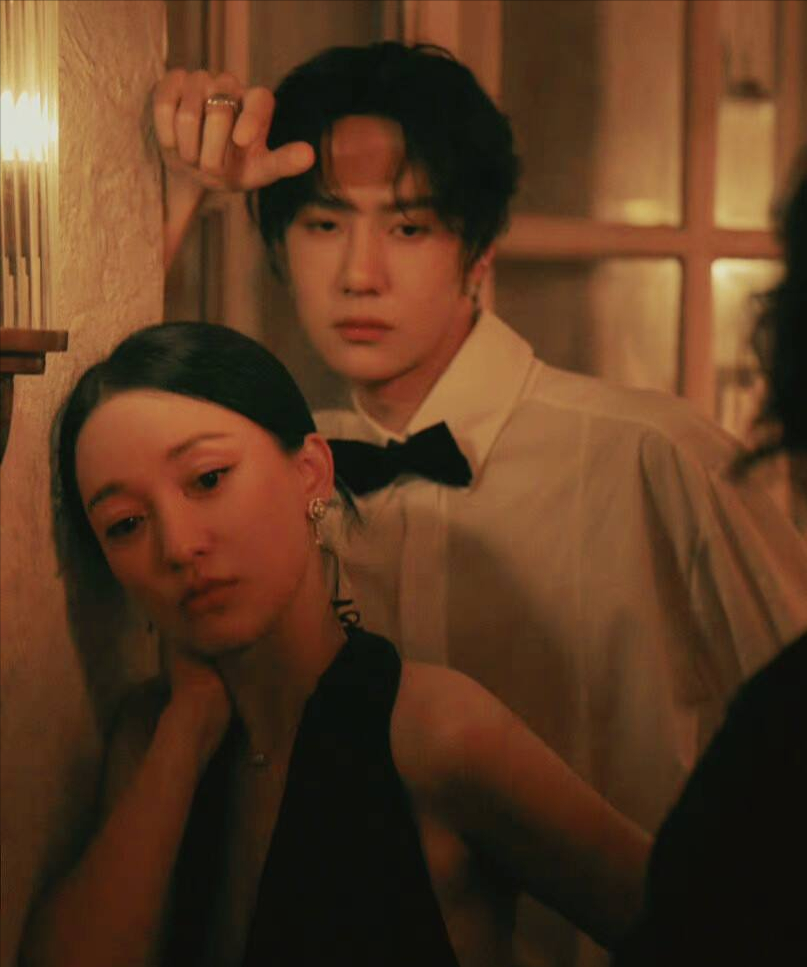 香港小姐|风情女星和函数闹得不愉快?王一博压番周迅?周迅表情包周年庆?