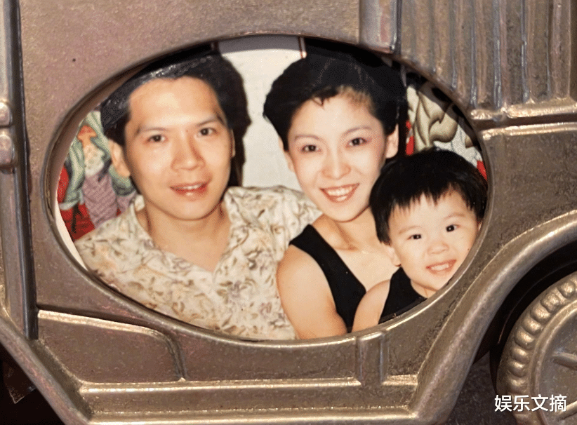 郭碧婷|向佐父亲节晒全家福，宝宝正脸照超可爱，郭碧婷小腹隆起疑怀二胎