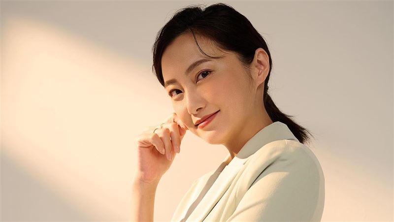 关晓彤|42岁赵小侨怀孕7个多月肝指数飙高，公布宝宝性别全家都哭了